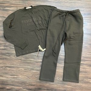 NWT ESSENTIALS FEAR OF GOD DRK GREEN SET XXS